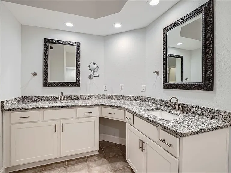 3777 Peachtree Rd #611 — Photo 9