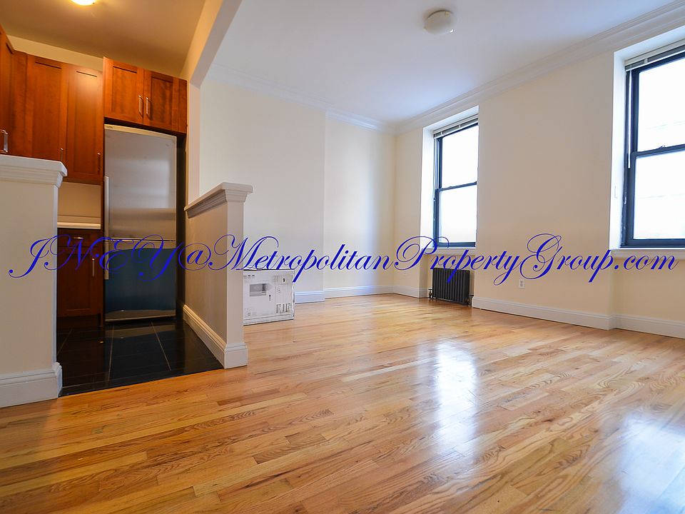 2nd image of 130 E 24th St #3CJN