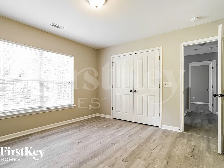 546 River View Dr — Photo 13