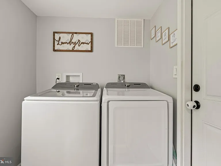 1205 Windermere Ct — Photo 31