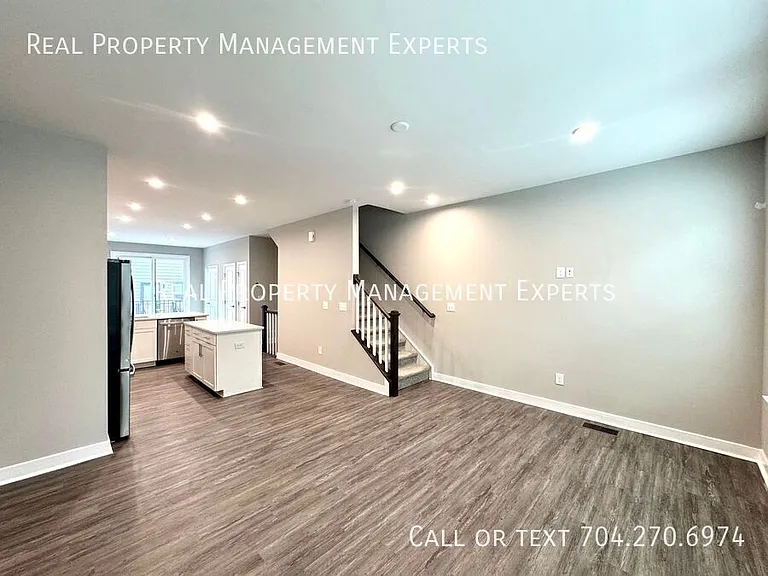 528 Billingsley Rd — Photo 9