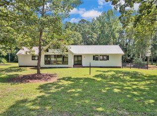 65 Red Oak Dr, Spring Lake, NC 28390