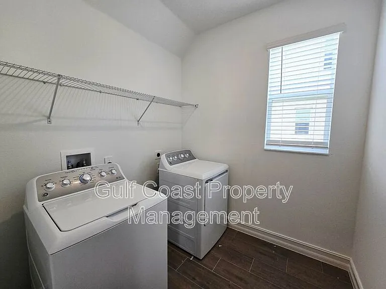 11757 71st Ave E — Photo 34