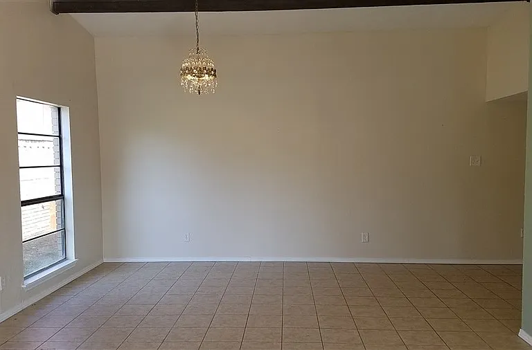 4709 Woodfield Dr — Photo 2