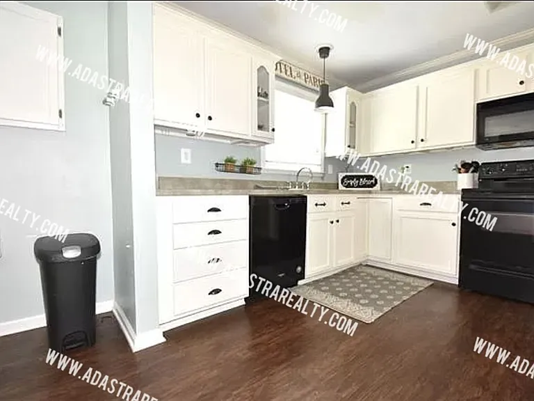 2227 W 78th St — Photo 14
