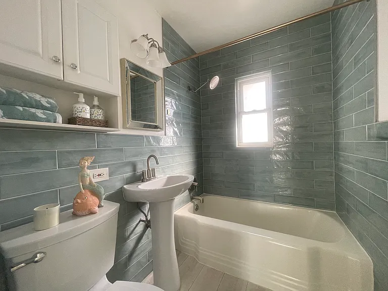 220 73rd Ave — Photo 14
