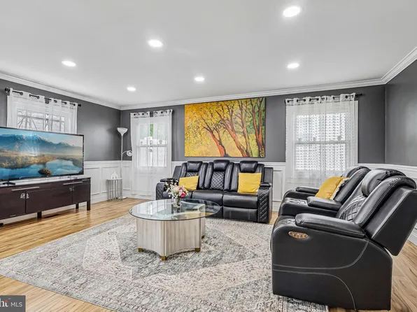 52 Hasting Ln, Willingboro, NJ 08046