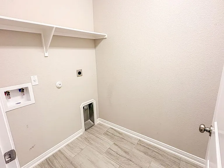 1218 Amber Dawn Dr — Photo 22