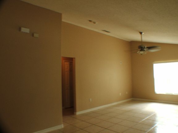 3rd image of 4209 Climbing Aster Ct