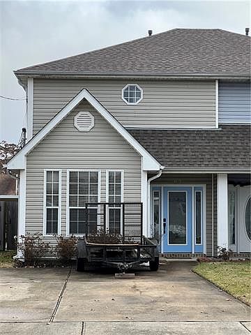 1st image of 405 N Woodlawn Ave