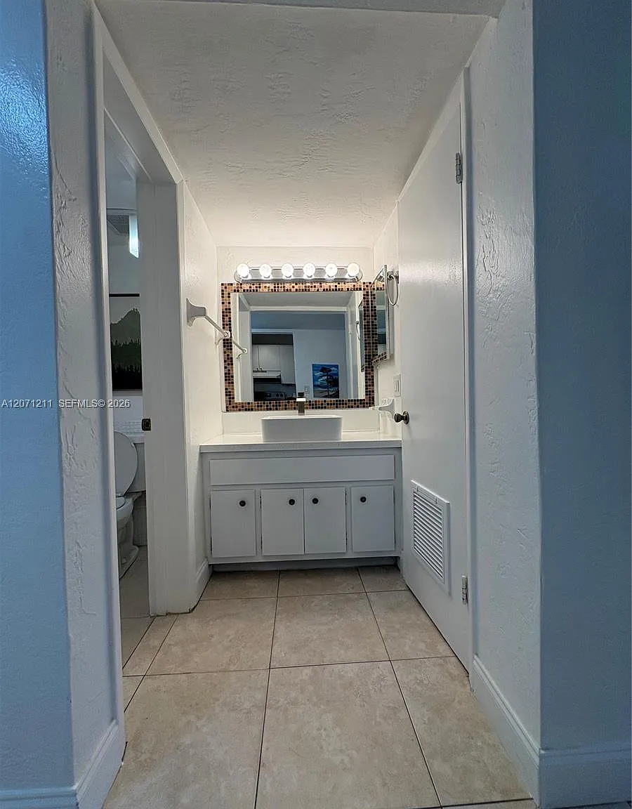 Silver Palms At Dadeland — Photo 4