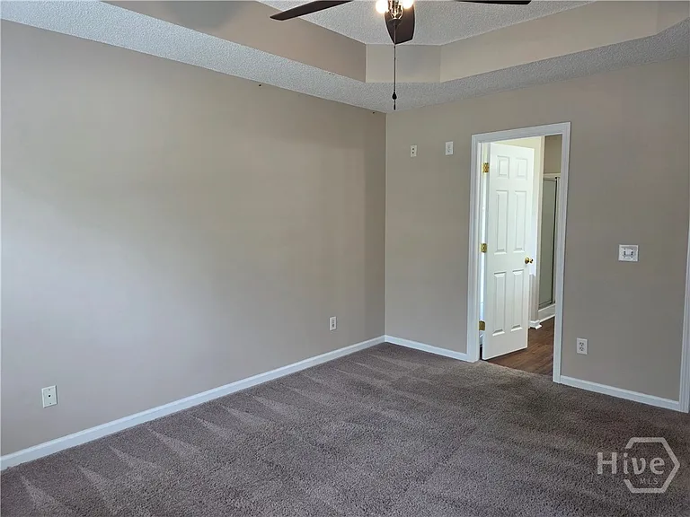 301 Aspen Dr — Photo 9
