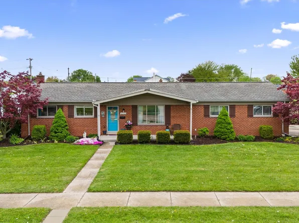 40769 Flagstaff Dr, Sterling Heights, MI 48313