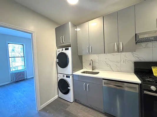 Rented by Pear NYC LLC | media 22