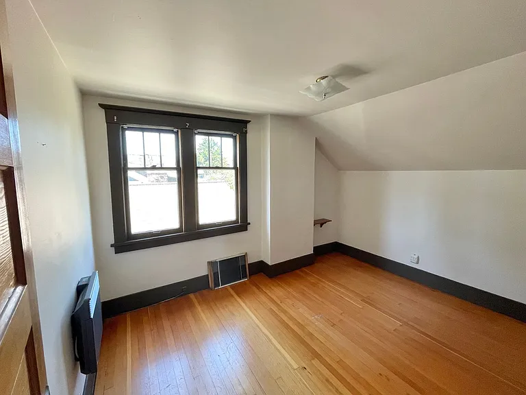 2319 N 55th St — Photo 11