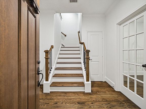 4th image of 1110 W 25th St