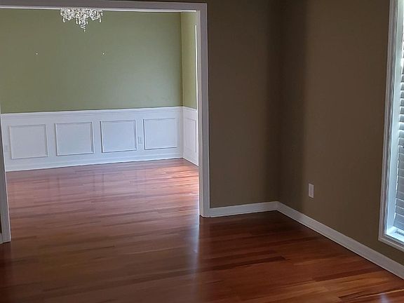 2nd image of 381 Pineland Pl