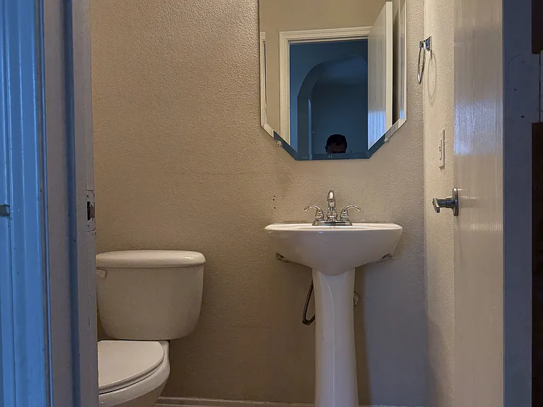 5804 Melanie Ct — Photo 9