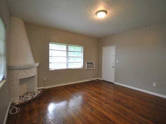 3rd image of 1521 Michigan Ave APT 1