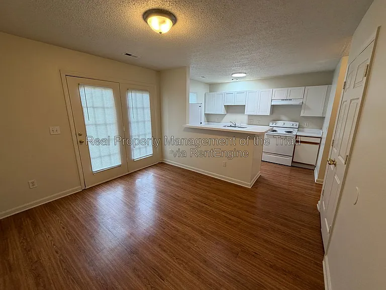 1500 Gatewood Ave #122 — Photo 4