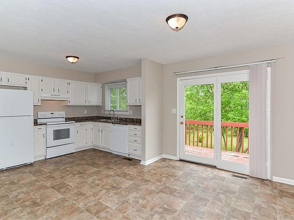 3rd image of 6583 Echo Ln