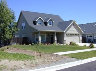 1998 Woodside Dr, Medford, OR 97501