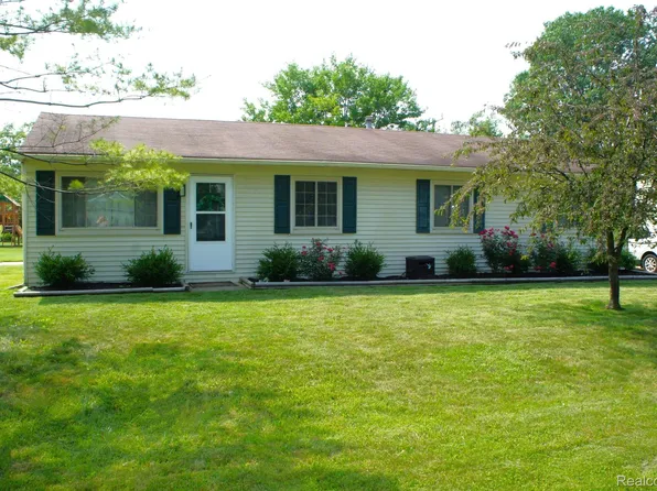 3213 Frankton Dr, Troy, MI 48083