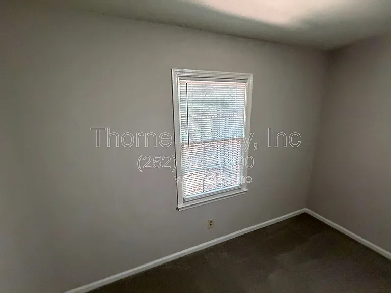 2257 Sherwood Ave — Photo 20