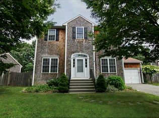 43 Carousel Dr, Riverside, RI 02915