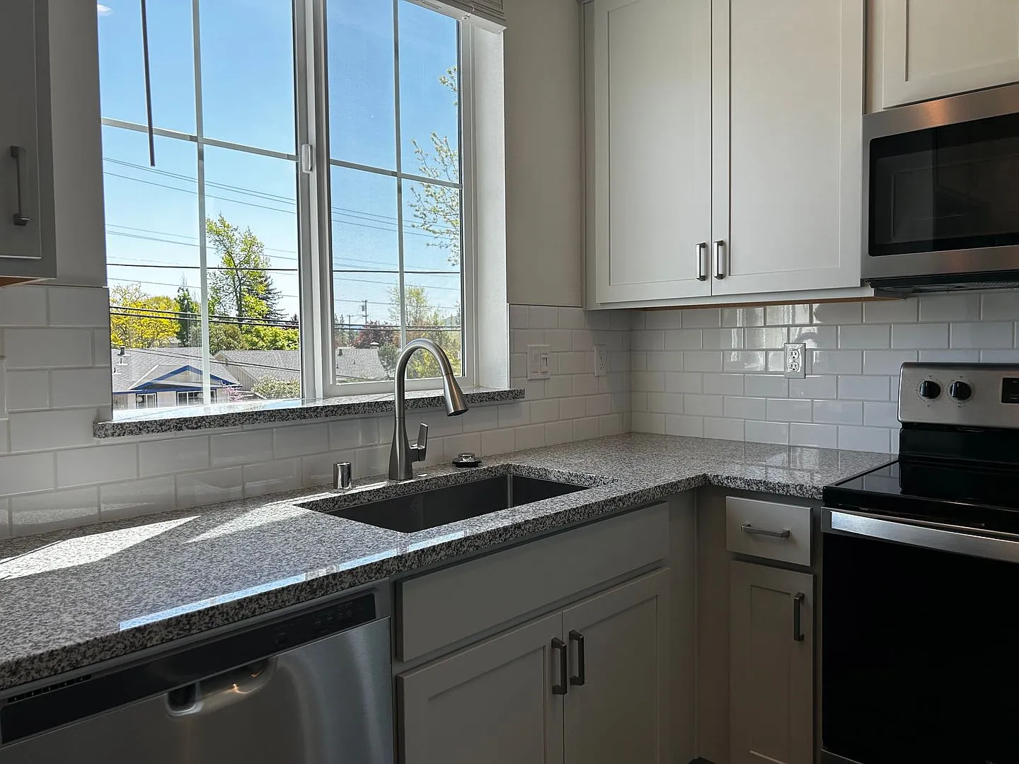 Coming soon! Welcome to Rincon Meadows! 3 bed 2 bath townhome with garage — Photo 2