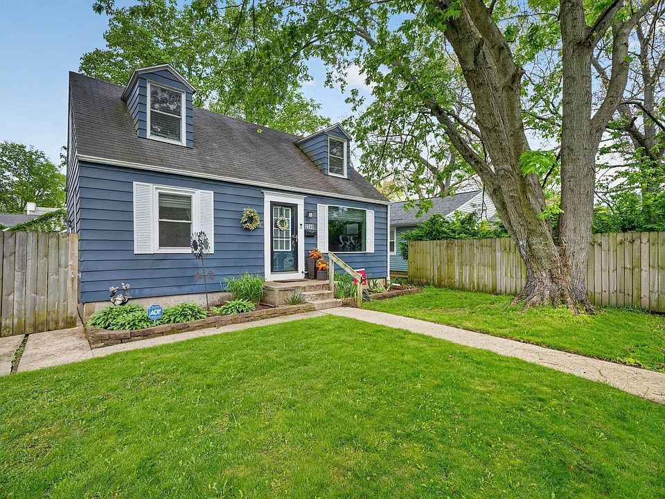 1st image of 2240 Parkview Pl