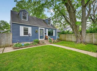2240 Parkview Pl, South Bend, IN 46616