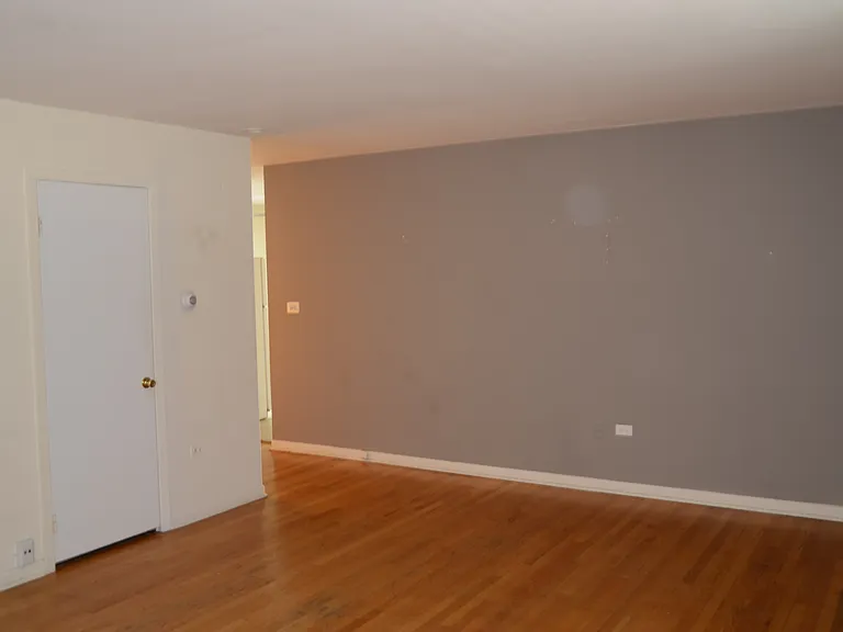 1603-1609 Waukegan Rd #11 — Photo 8