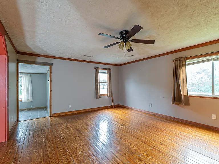 460 Lansing Edmond Rd — Photo 18