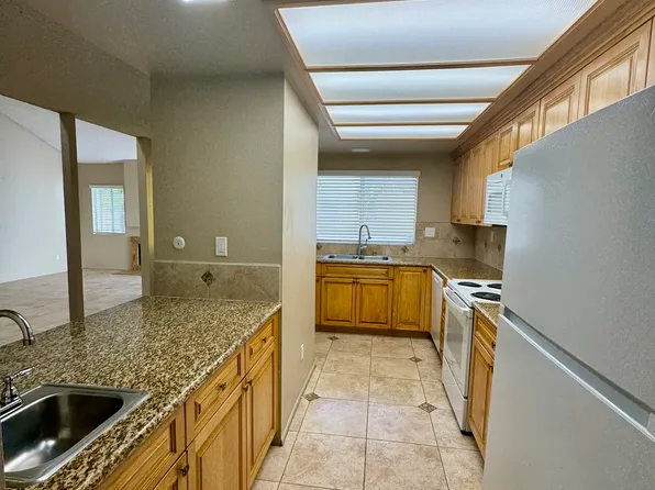 3882 Radcliffe Ln, San Diego, CA 92122