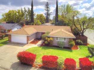 4700 Lake Dr, Carmichael, CA 95608