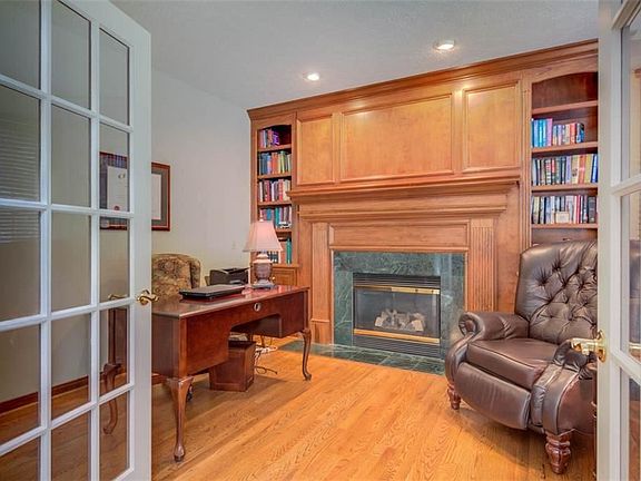 4th image of 5719 Loripat Dr