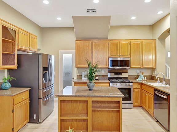 5th image of 11464 Miro Cir