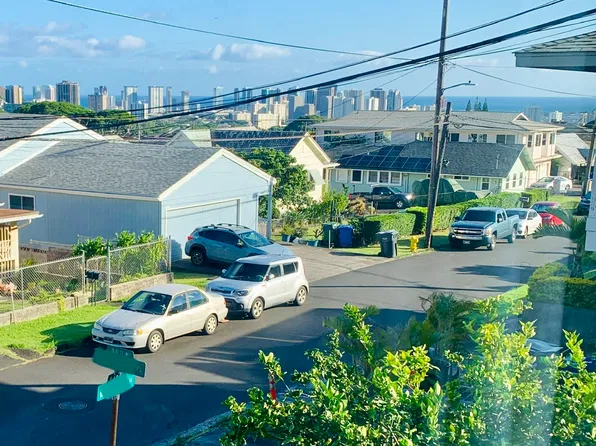 2644 Waolani Ave #1, Honolulu, HI 96817
