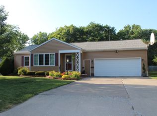 305 E Fillmore Ave, Fairfield, IA