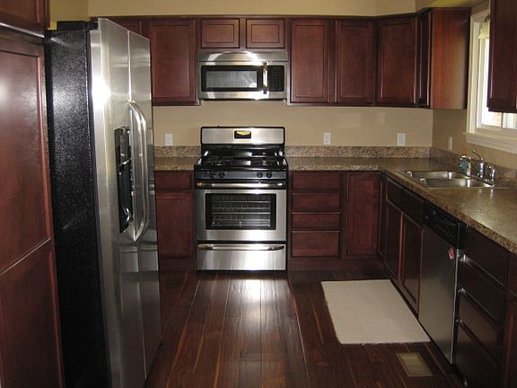3rd image of 5848 Kuenzer Dr
