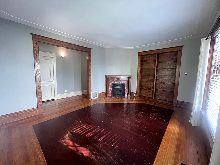 1030 Chester St SE — Photo 3