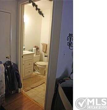 5th image of 1213 East Ave