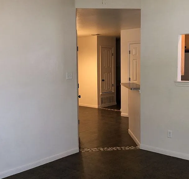 1409 Nicholas Cir #B — Photo 7