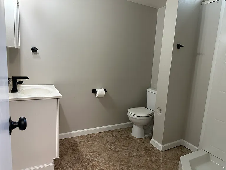 basement bathroom w/shower
