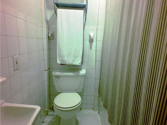 4th image of 419 E 9th St APT 8