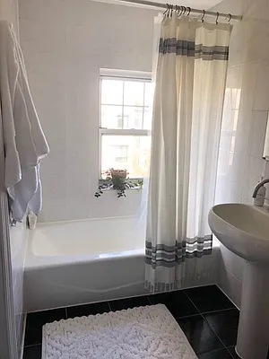 Rented by Ulas Real Estates Inc | media 25