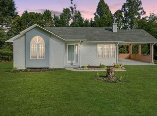 215 Marigold Rd, Martinsville, VA 24112