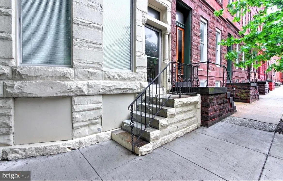 215 E Preston St — Photo 1