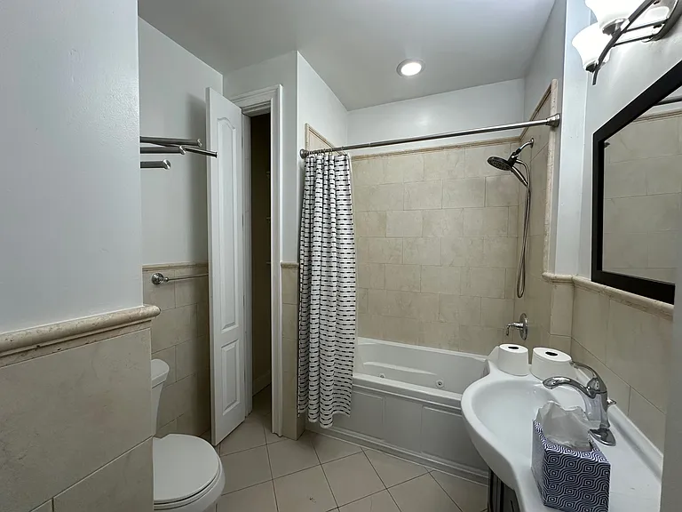 9033 Wall St #5 — Photo 20